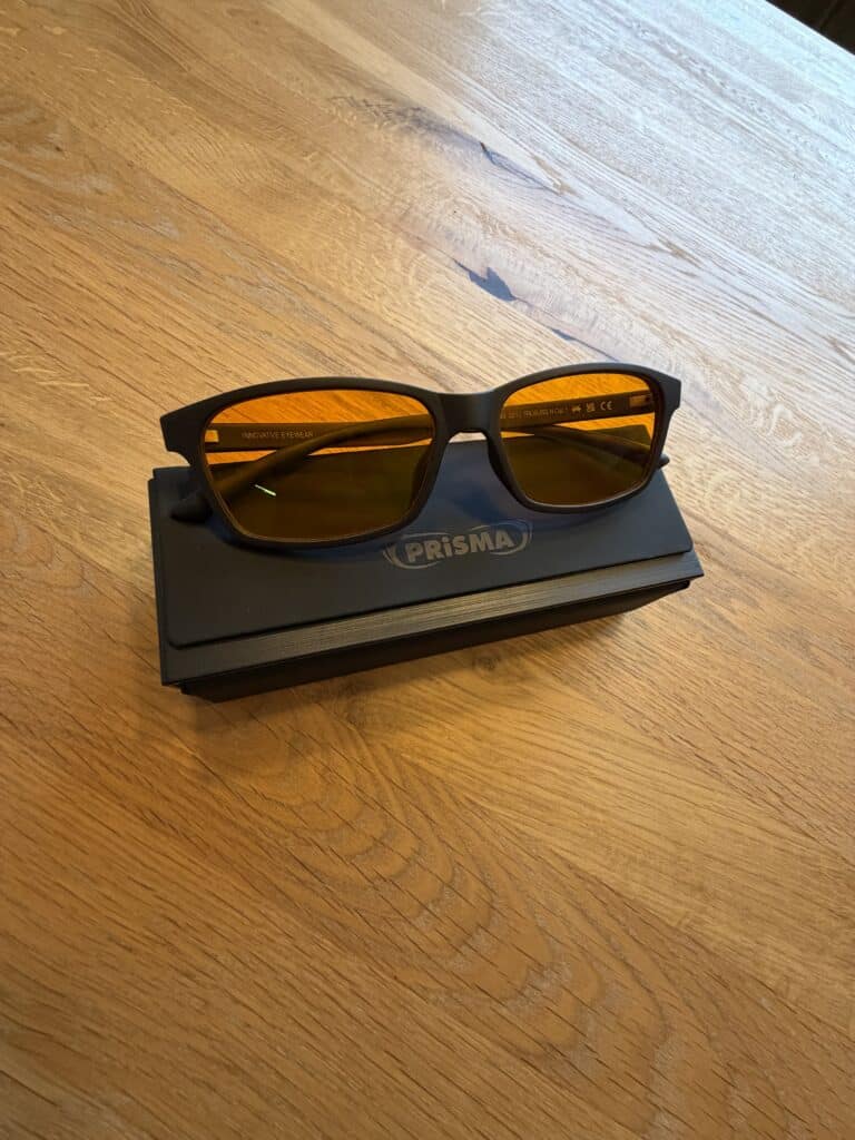 Blueblocker-Brille PRiSMA FREiBURG PRO99 im Test: Mein Erfahrungsbericht (99 % Blaulichtfilter)