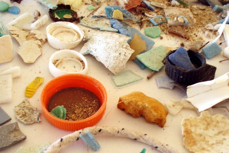 Mikroplastik-Partikel – Foto: NOAA Marine Debris Program