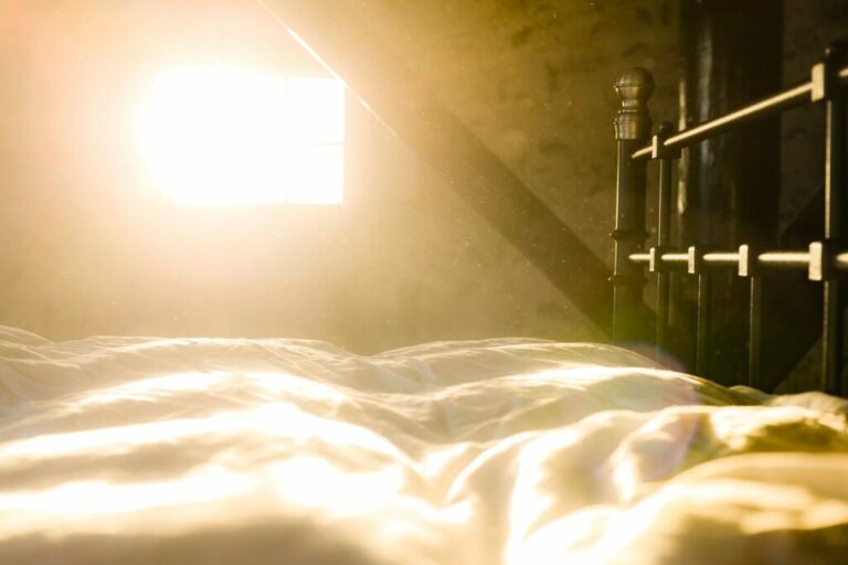 Melatonin: Wirkung & natürliche Wege zu besserem Schlaf